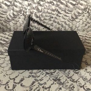 SOLD.   💯 Authentic DIOR Sunnies